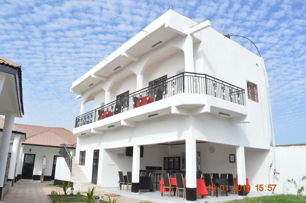 Sukuta Nema Guest House Banjul Exterior photo